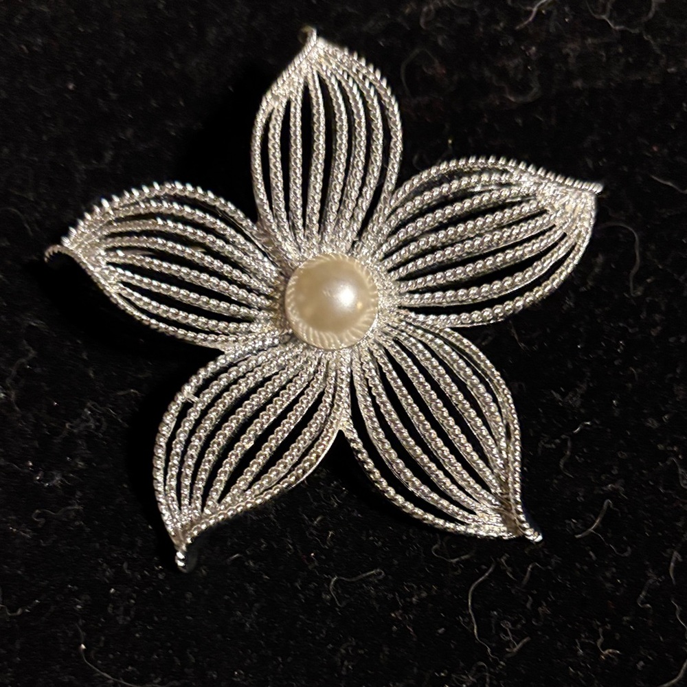 Sarah Coventry Silver Floral Brooch with Pearl Accent vintage1960